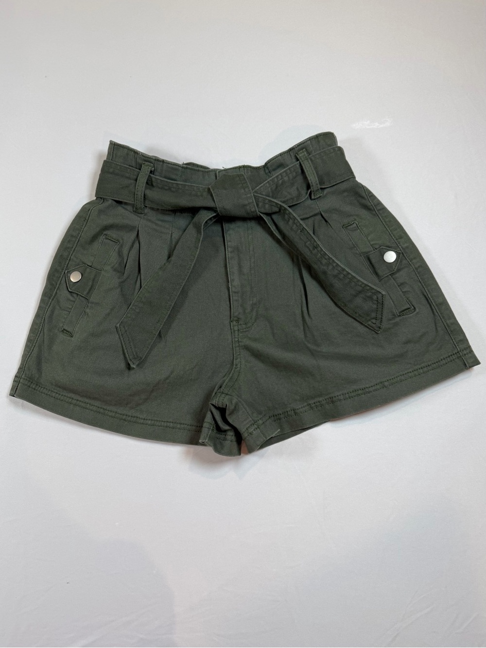 YMI Olive High Waist Tie-Belt Utility Shorts Size 5/27